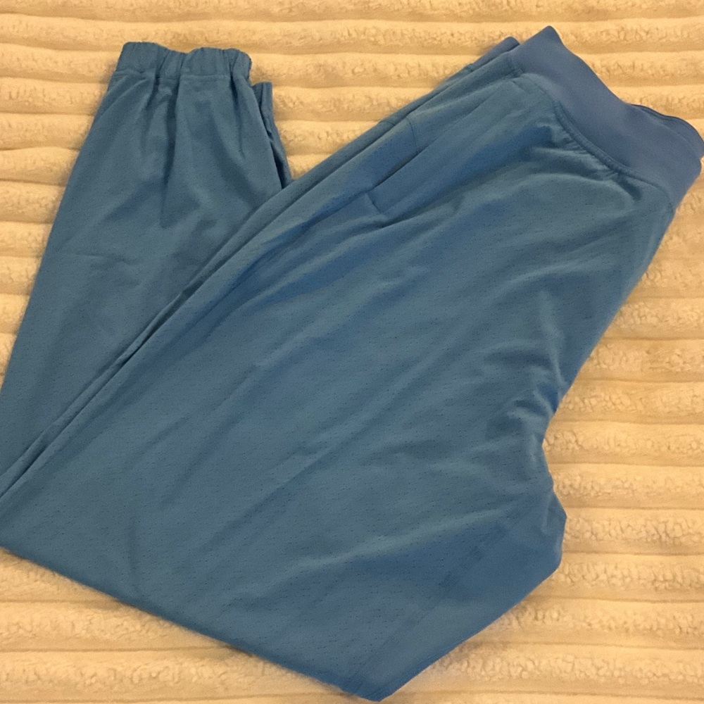NWOT Lululemon Athletica Light Blue joggers